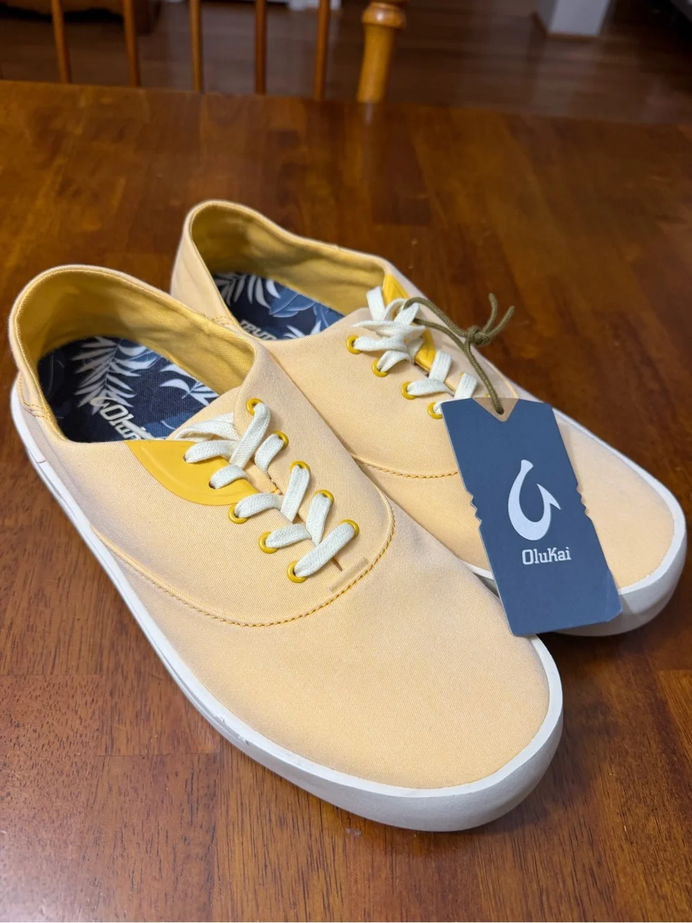 Brand New OluKai Hawaii Men's Tradewind Size 9 Medium Shoes MSRP $110